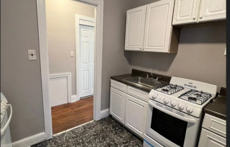 1 bed, 1 bath, $1,450, Unit 2R