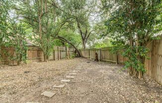 Charming 2-Bed, 1.5-Bath Duplex in South Austin!
