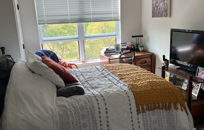 3 beds, 2 baths, 1,006 sqft, $1,800, Unit 500-308