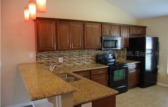 2 Bedroom Winter Park Condo for Rent, Near Full Sail & UCF!