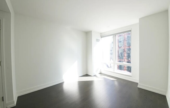 551 10 AVE