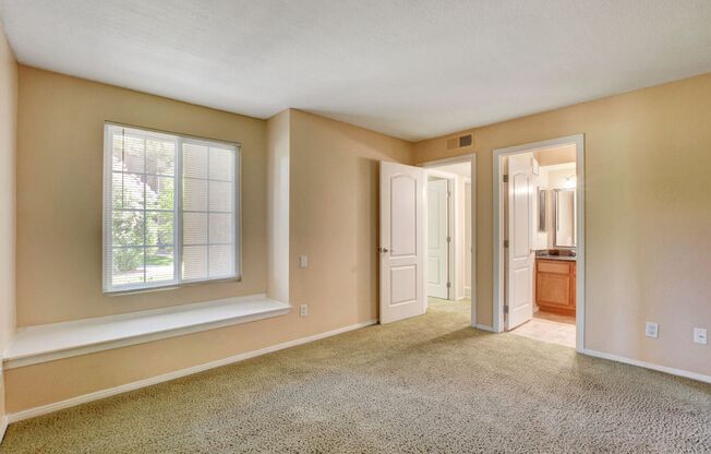 3 beds, 2 baths, $1,520, Unit # 1039