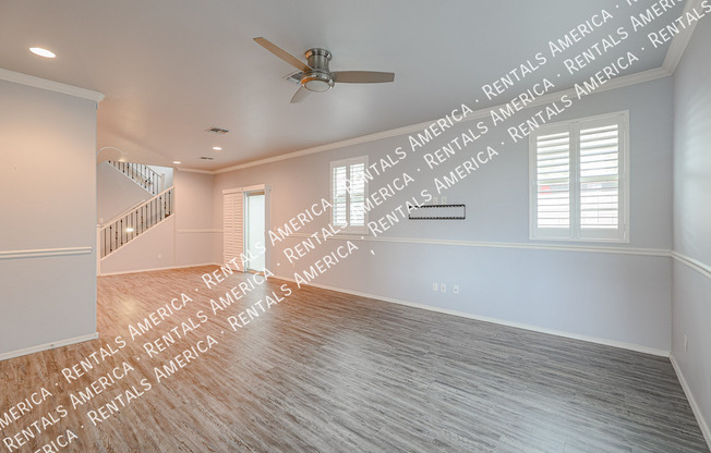 2810 N 73 DR