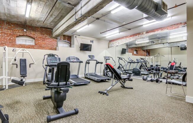 1 bed, 1 bath, 780 sqft, $1,160, Unit 315