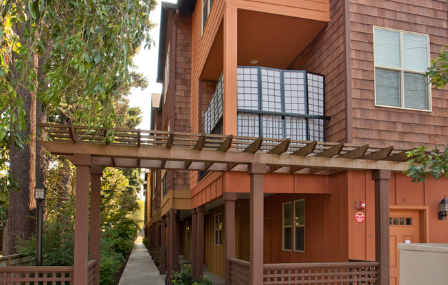 N0031 - Gables on Stark