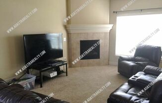 3 beds, 2.5 baths, $1,895