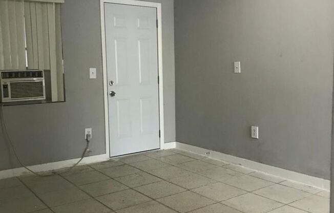 2 beds, 1 bath, 750 sqft, $1,800, Unit 5250-3