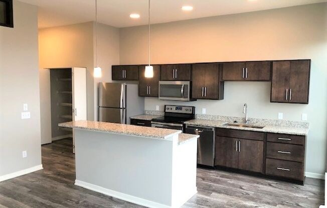 1 bed, 1 bath, 676 sqft, $1,475, Unit 510