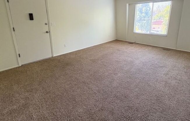 2 Bedroom Apartment in Holladay!