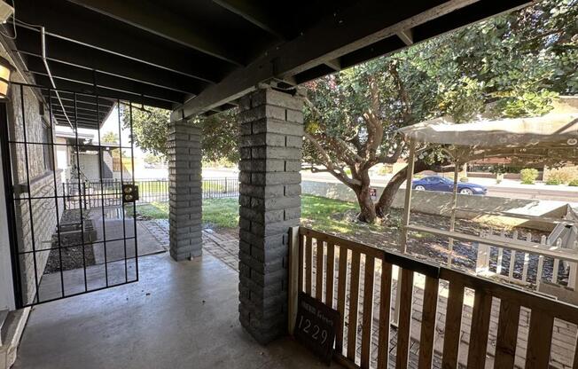 1229 W SOUTHERN AVE