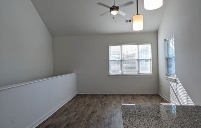 1 bed, 1 bath, 902 sqft, $1,580, Unit 13-1321