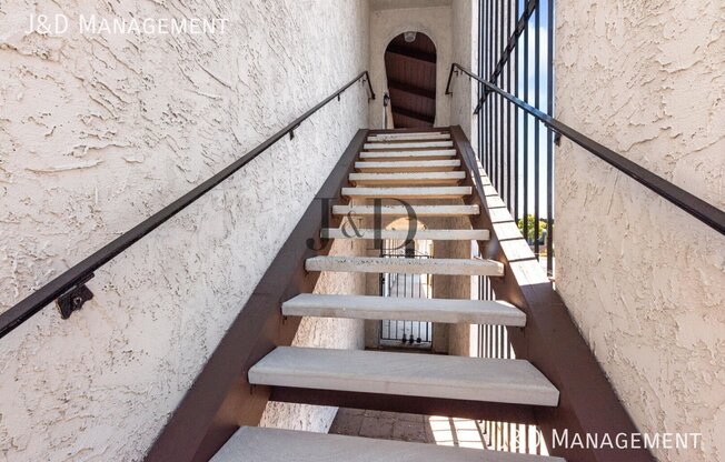 266 S MAGNOLIA AVE