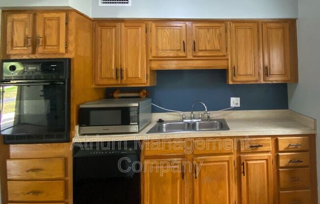 1338 PERUVIAN LN