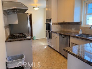 3 beds, 2 baths, 1,834 sqft, $5,500