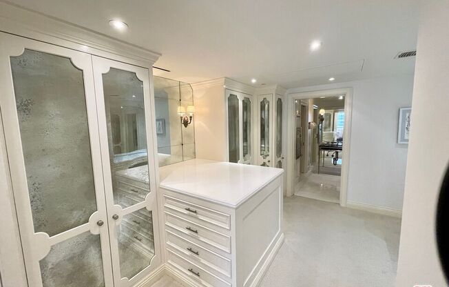 2 beds, 3 baths, 2,089 sqft, $8,500, Unit 1402