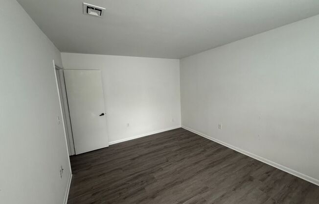 2 beds, 1.5 baths, $1,400, Unit UNIT D