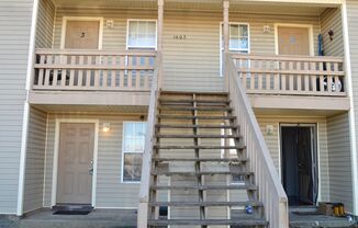 2 beds, 1 bath, $850