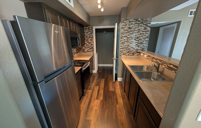 1 bed, 1 bath, $1,350, Unit bldg 22