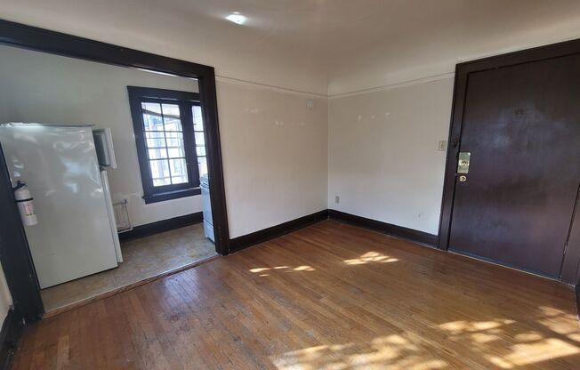 Studio, 1 bath, $745, Unit 111