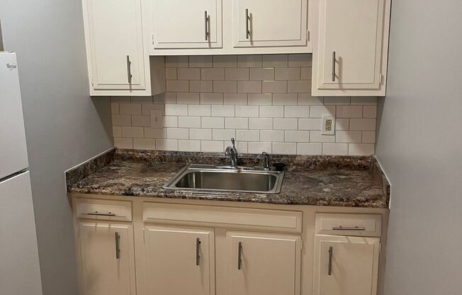 1 bed, 1 bath, 750 sqft, $999, Unit Unit 4