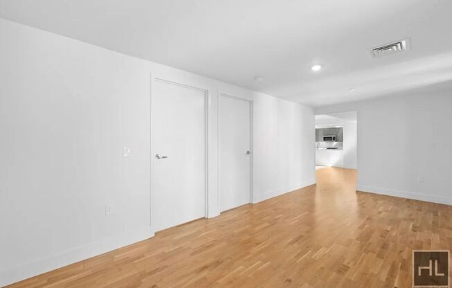 2 beds, 1 bath, $4,050, Unit 605