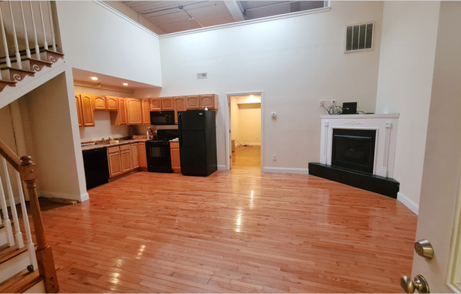 2 beds, 2 baths, 1,500 sqft, $1,500, Unit Unit 256