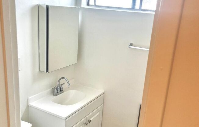 Studio, 1 bath, $1,425, Unit 38