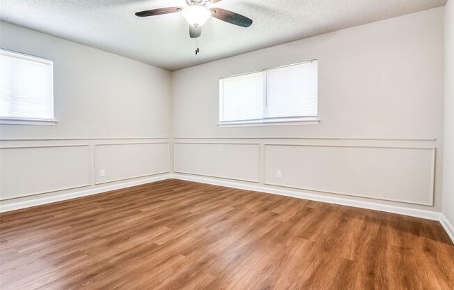 1216 DESIREE LN