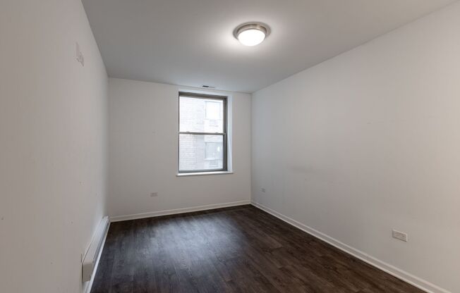 2 beds, 1 bath, $2,275, Unit 207