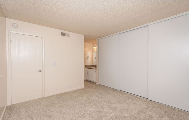 2 beds, 1.5 baths, 875 sqft, $1,725, Unit 5052-114