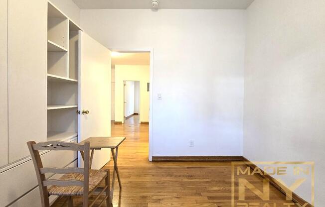 2 beds, 1 bath, $3,100, Unit 1st