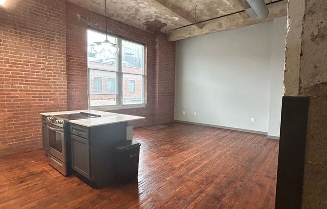 1 bed, 1 bath, 910 sqft, $1,795, Unit 601
