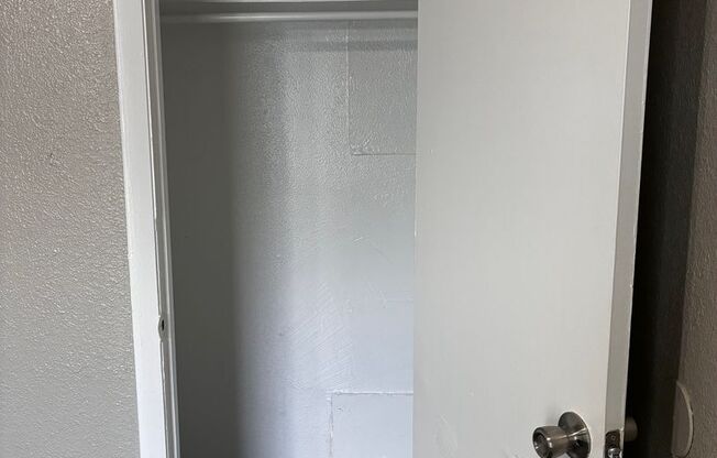 2 beds, 1 bath, 953 sqft, $1,349, Unit 567