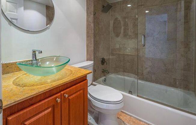 2 beds, 2 baths, $4,200, Unit # 1603