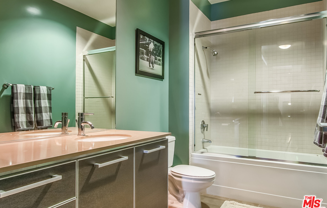 1 bed, 2 baths, 1,200 sqft, $3,800, Unit 1506