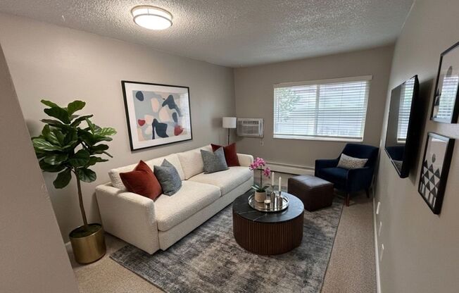 2 beds, 1 bath, 740 sqft, $1,150, Unit 1312-201