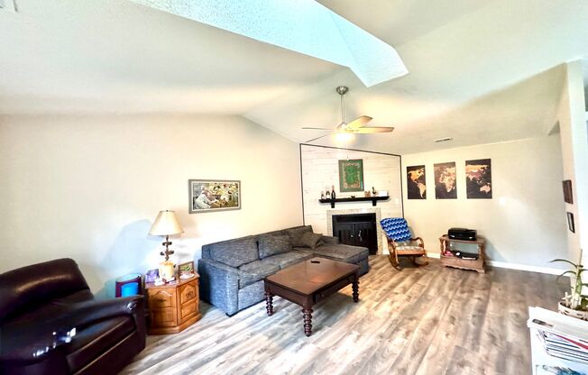 WELCOME HOME!!  3 bedroom/2 bath home in Redwing neighborhood