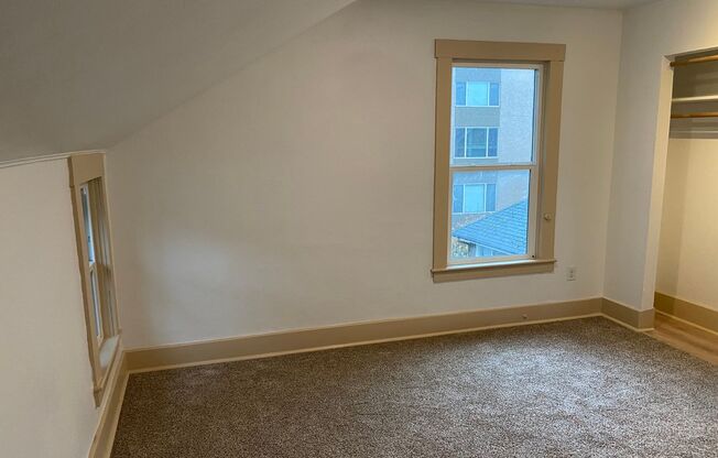 2 beds, 1 bath, 1,000 sqft, $1,795, Unit 4