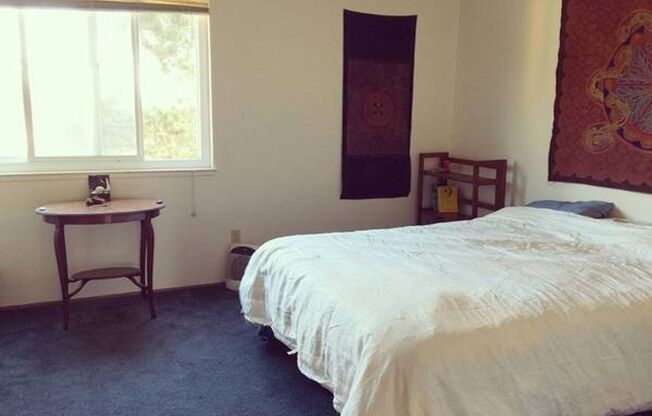 1 bed, 1 bath, $2,300, Unit 105