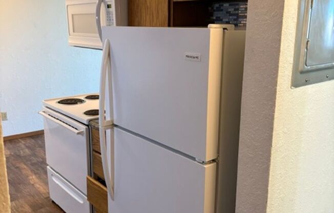 2 beds, 1 bath, 750 sqft, $850, Unit 78