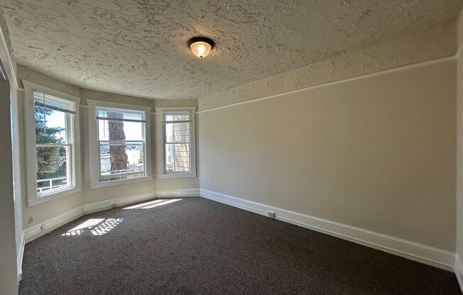 935 Pine Street (1372r)