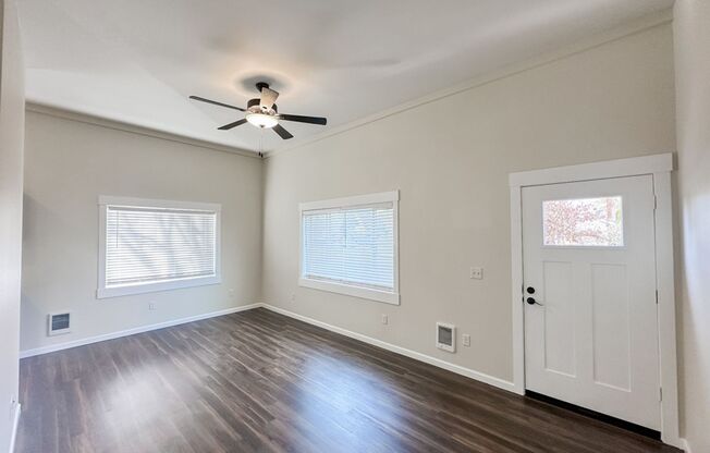 1 bed, 1 bath, 690 sqft, $1,200, Unit Cap6