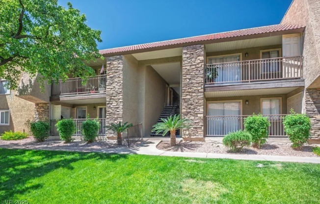 4921 RIV GLN