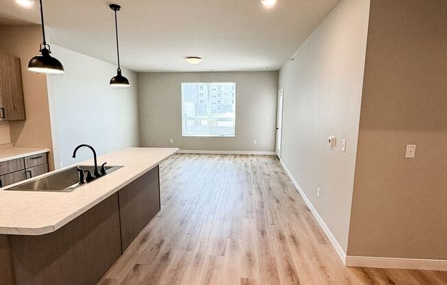 3 beds, 2 baths, 1,404 sqft, $1,975, Unit C302