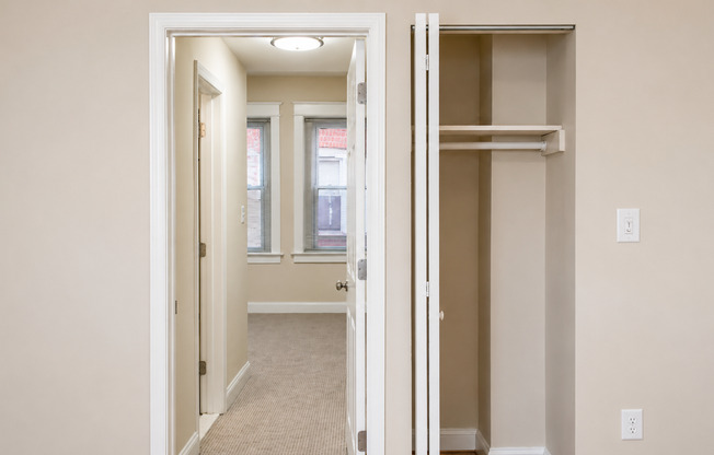 1 bed, 1 bath, $2,500, Unit 103
