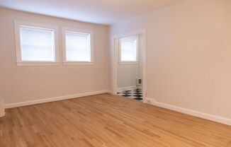 Studio, 1 bath, 425 sqft, $1,100, Unit 102
