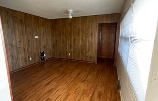 2 beds, 1.5 baths, $700, Unit 825 S Cherokee - Unit 8