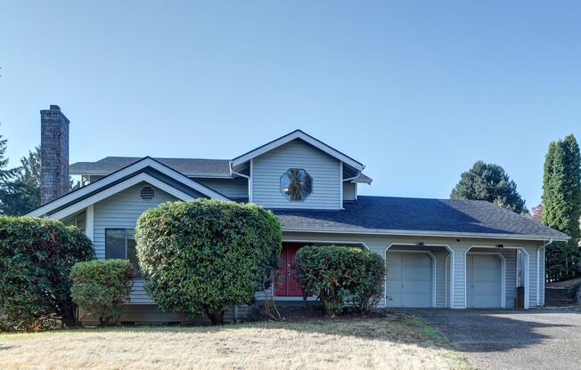 Spacious 3 Bed 2.2 Bath Home in Fantastic Federal Way Location!