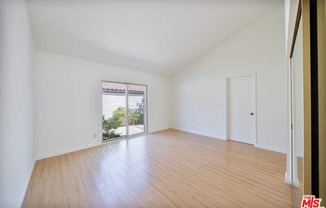 19515 RINALDI ST