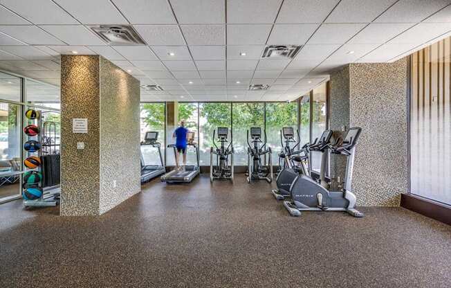 Luxury Apartments in Alexandria, VA - Lerner Excelsior Tower